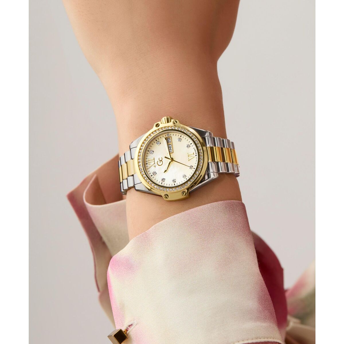 V4H20F60DBFE57BB41B549FA04991D65462R7514428P7